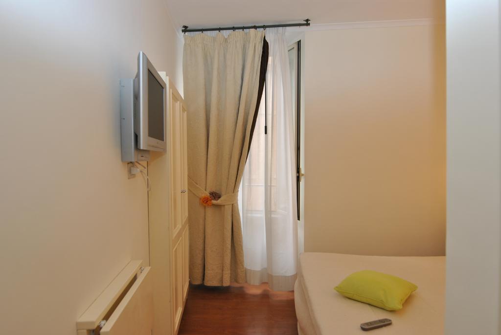 95 Rooms In Rome Bilik gambar